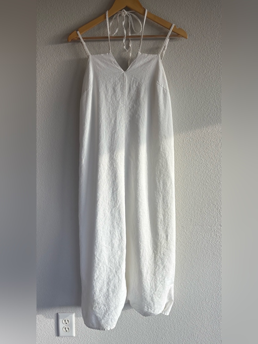 White Linen Summer Dress V-Neck Spaghetti Strap - Picture 6 of 9
